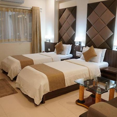 Hotel The Evergrand Palace Rajkot Exterior foto